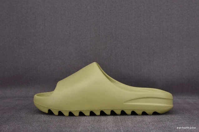 Adidas Resin Yeezy GZ5551 Slide 0724